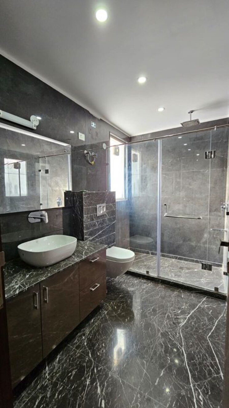 Bathroom, dlf-city-phase-iii 4 Bedroom 400 Sq.Yd. Builder Floor In Sector 24 Gurgaon 9834823