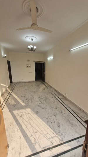 Room in 3 BHK Apartment at Bancourt Apartment, Sector 43 – for Sale