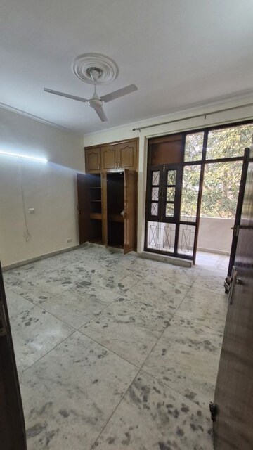 Room in 3 BHK Apartment at Bancourt Apartment, Sector 43 – for Sale