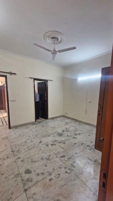 Room in 3 BHK Apartment at Bancourt Apartment, Sector 43 – for Sale