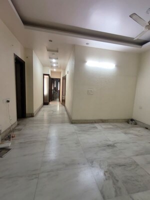 Room in 3 BHK Builder Floor at Greater Kailash I – for Rent