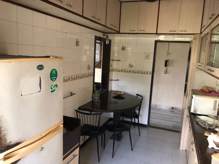 Team Area, raheja-township 2 Bedroom 910 Sq.Ft. Apartment In Malad East Mumbai 9834820