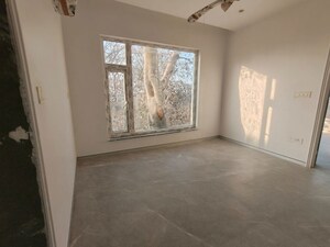 Room in 2 BHK Apartment at Vasant Vihar – for Rent