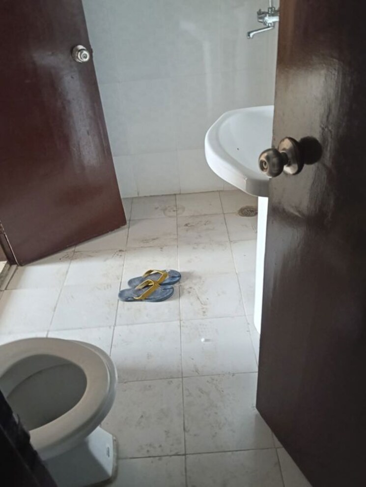 Bathroom, dhakoli 3 Bedroom 1800 Sq.Ft. Apartment In Dhakoli Zirakpur 9834868