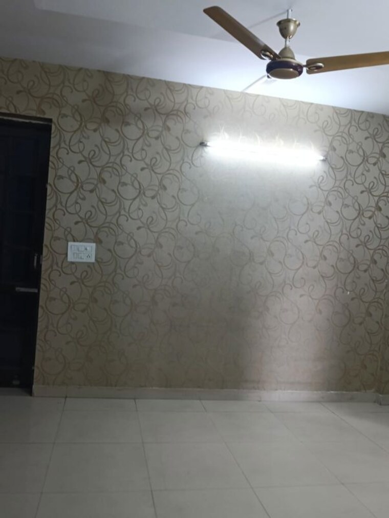 Nearby, dhakoli 3 Bedroom 1800 Sq.Ft. Apartment In Dhakoli Zirakpur 9834868