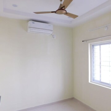 Room in 2 BHK Builder Floor at Kondapur – for Rent
