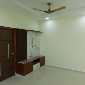 Room in 2 BHK Builder Floor at Kondapur – for Rent