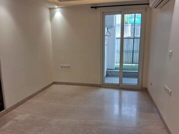 Room in 4 BHK Builder Floor at Defence Colony – for Rent