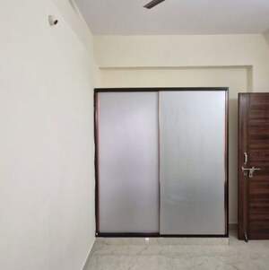 Room in 2 BHK Builder Floor at Kondapur – for Rent