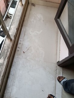 1 RkBuilder Floor For Rent in Paryavaran Complex