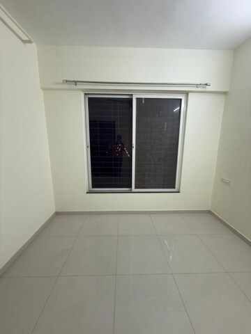 Room in 2 BHK Apartment at Kolte Patil R10, Hinjewadi – for Rent