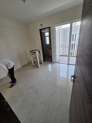 Room in 2.5 BHK Builder Floor at Smart World Gems, Sector 89 – for Sale