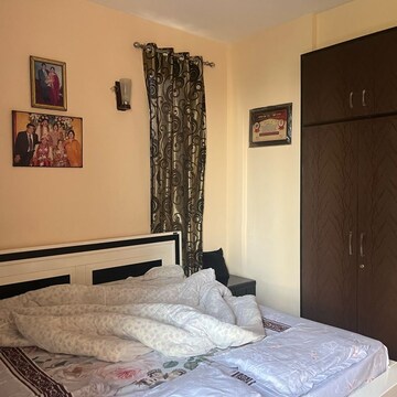 Bedroom in 2 BHK Apartment at Unitech Escape, Rosewood City – for Sale