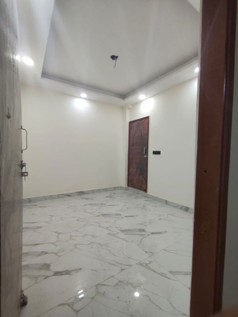Room, govindpuri 2 Bedroom 60 Sq.Yd. Builder Floor In Govindpuri Delhi 9835581