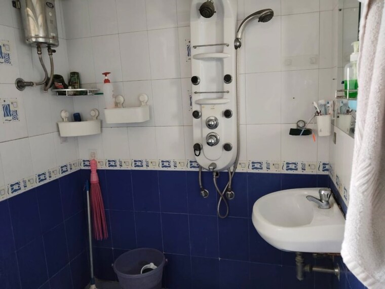 Bathroom, chandanbala-kutir-chs 2 Bedroom 800 Sq.Ft. Apartment In Vile Parle East Mumbai 9835548