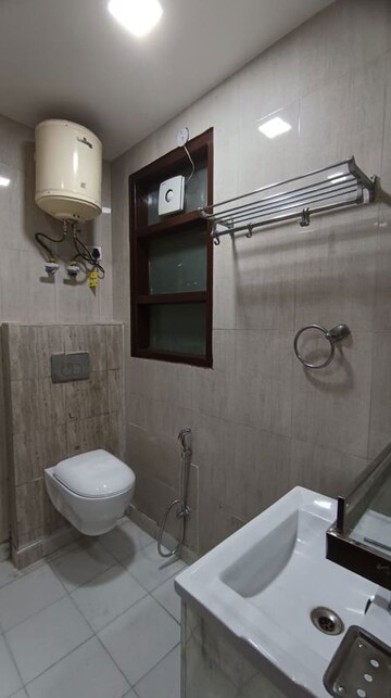 Bathroom in 3 BHK Apartment at Parsvnath Green Ville, Sector 48 – for Rent