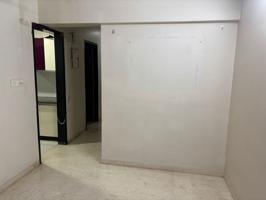 3 BHK 950 Sq.Ft. Apartment in Veena Crest