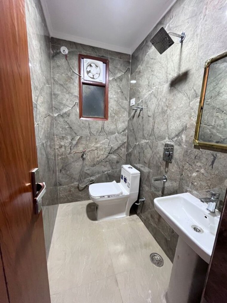 Bathroom, panchsheel vihar 2 Bedroom 1282 Sq.Ft. Builder Floor In Panchsheel Vihar Delhi 9835728