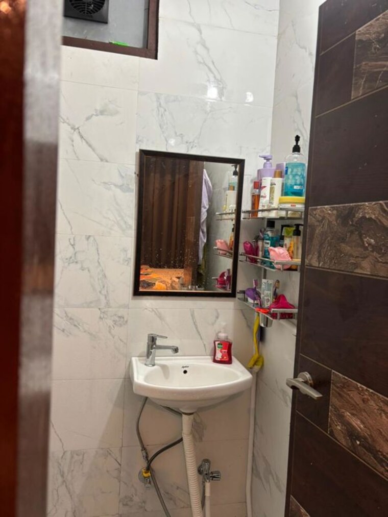 Bathroom, new friends colony 1 Bedroom 260 Sq.Ft. Builder Floor In New Friends Colony Delhi 9835856