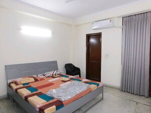 Bedroom in 2 BHK Builder Floor at Hauz Khas – for Rent
