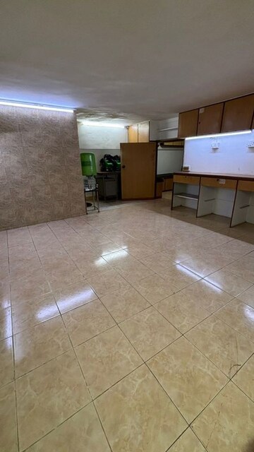 Room in 2 BHK Apartment at Raheja Ridgewood, Goregaon East – for Rent