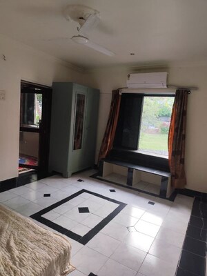 Bedroom in 1 BHK Apartment at Bandra West – for Rent