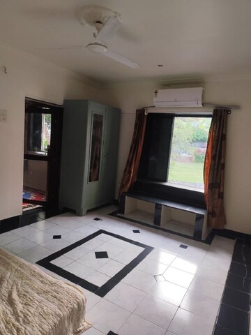 Bedroom in 1 BHK Apartment at Bandra West – for Rent