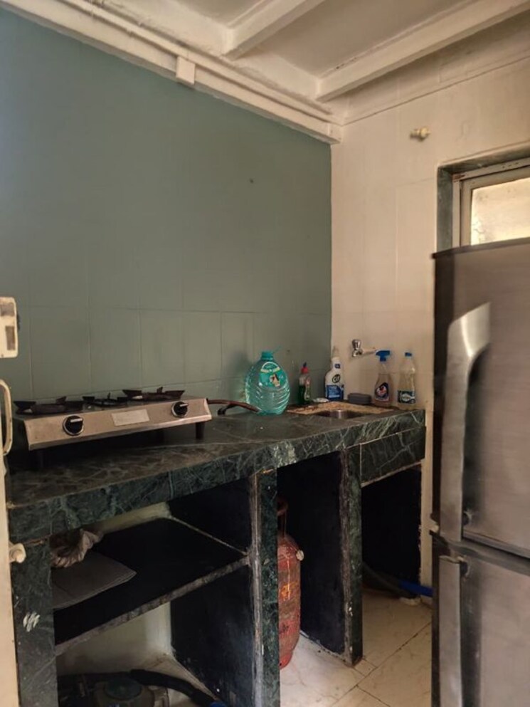 Kitchen, bandra west 1 Bedroom 500 Sq.Ft. Apartment In Bandra West Mumbai 9836311