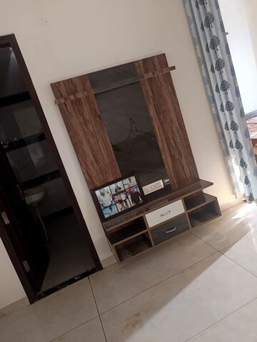 Furnished Amenities in 2 BHK Apartment at Penta Homes, Vip Road – for Rent