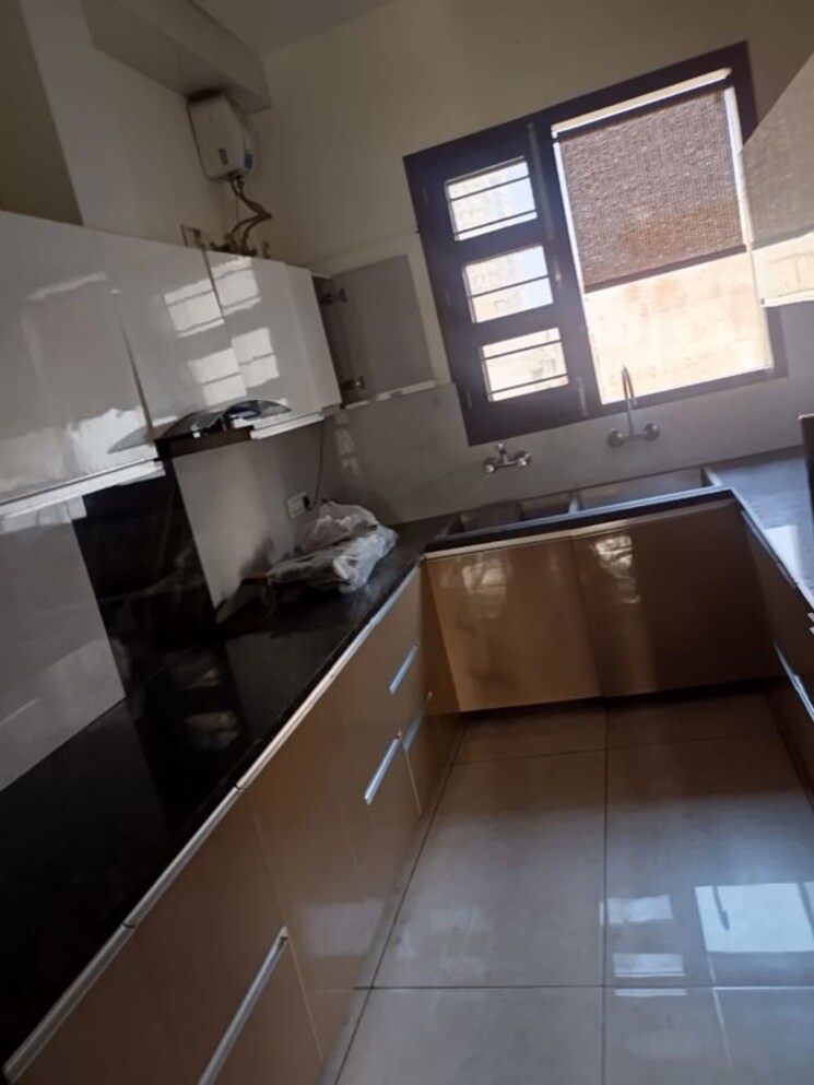 Kitchen, penta-homes 2 Bedroom 1300 Sq.Ft. Apartment In Vip Road Zirakpur 9836317