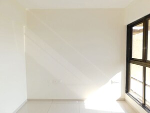 Room in 2 BHK Apartment at Chandak 34 Park Estate, Goregaon West – for Rent