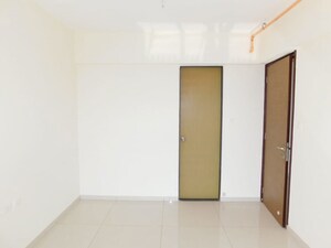 Room in 2 BHK Apartment at Chandak 34 Park Estate, Goregaon West – for Rent