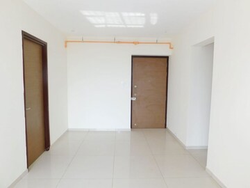 Room in 2 BHK Apartment at Chandak 34 Park Estate, Goregaon West – for Rent