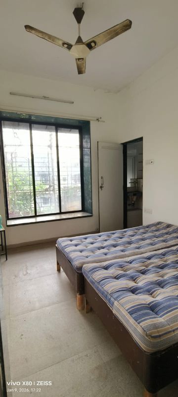 1 BHK + Pooja Room Apartment For Rent in Khar West