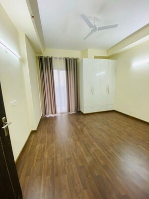 Room in 4 BHK Penthouse at BPTP Park Prime, Sector 66 – for Sale