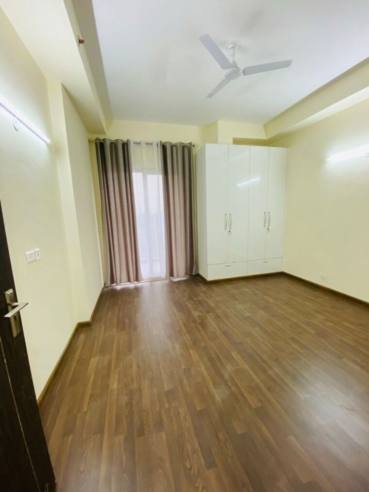 Room, bptp-park-prime 4 Bedroom 3605 Sq.Ft. Penthouse In Sector 66 Gurgaon 9836400