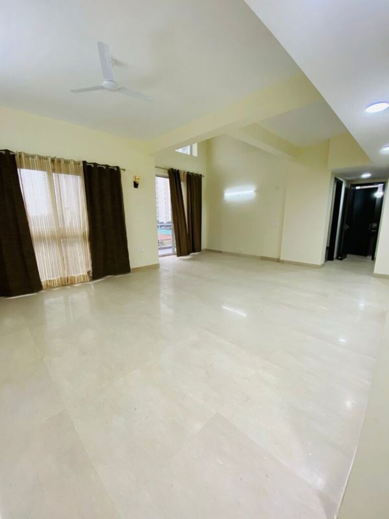 Room, bptp-park-prime 4 Bedroom 3605 Sq.Ft. Penthouse In Sector 66 Gurgaon 9836400