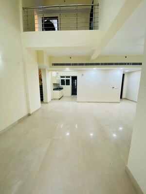 Room in 4 BHK Penthouse at BPTP Park Prime, Sector 66 – for Sale