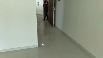 Room in 2.5 BHK Apartment at Lotus Sky Garden, Malad West – for Rent