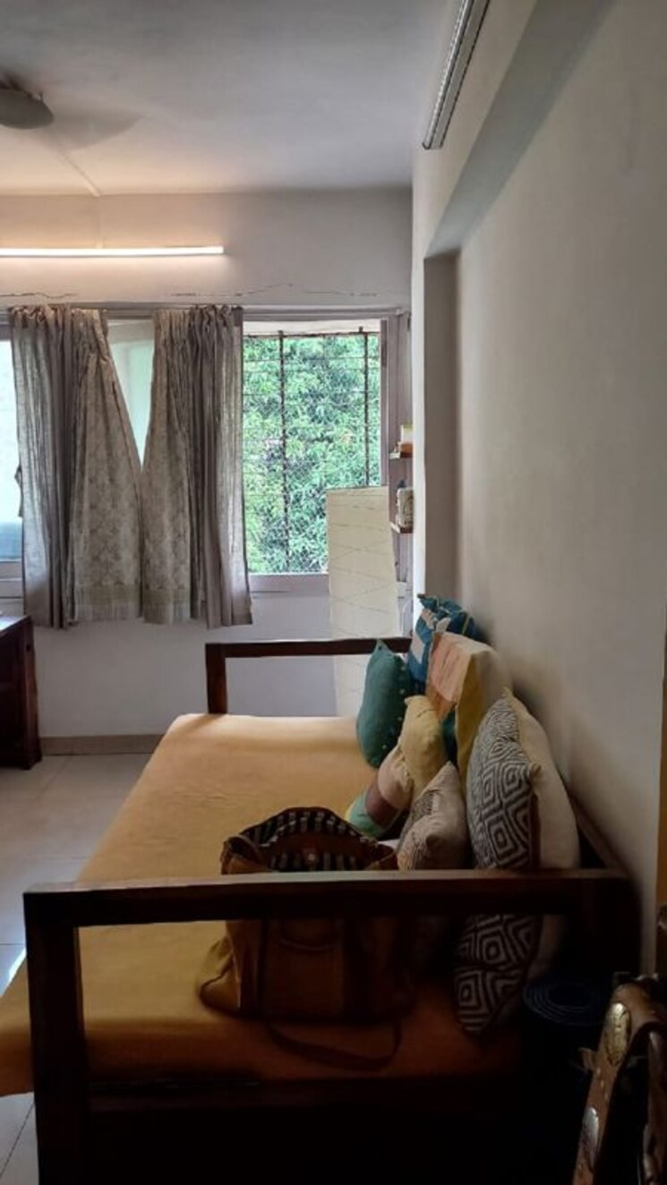 Living Room, bandra west 1 Bedroom 500 Sq.Ft. Apartment In Bandra West Mumbai 9836455