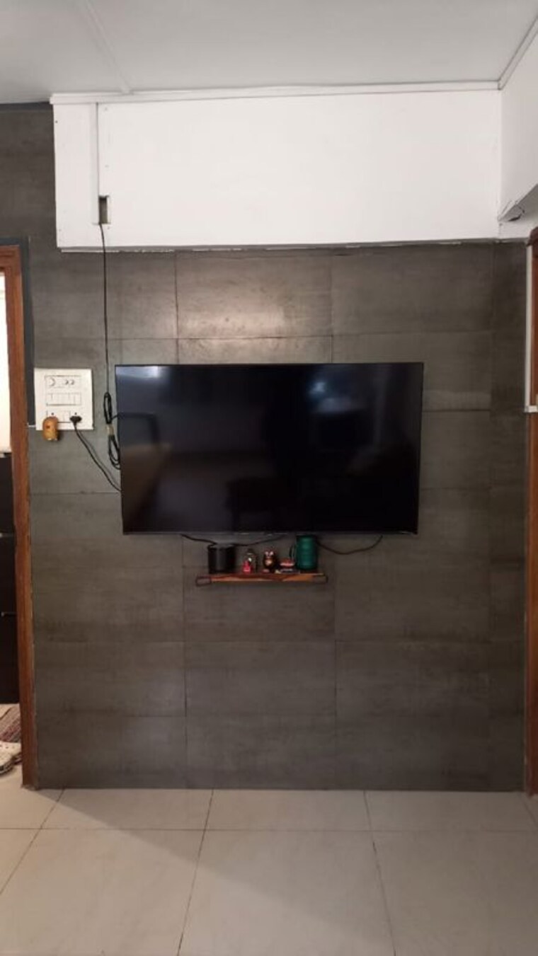 Living Room, bandra west 1 Bedroom 500 Sq.Ft. Apartment In Bandra West Mumbai 9836455