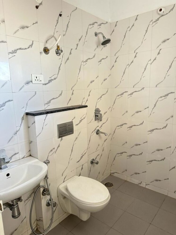 Bathroom, malwa-escon-primera 3 Bedroom 1500 Sq.Ft. Apartment In International Airport Road Zirakpur 9836499