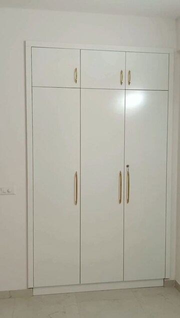 Furnished Amenities in 3 BHK Builder Floor at Smart World Gems, Sector 89 – for Rent