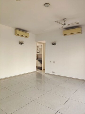 Room in 3.5 BHK Apartment at Ireo Skyon, Sector 60 – for Rent