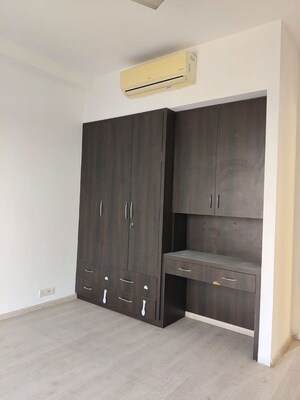 Bathroom in 3.5 BHK Apartment at Ireo Skyon, Sector 60 – for Rent