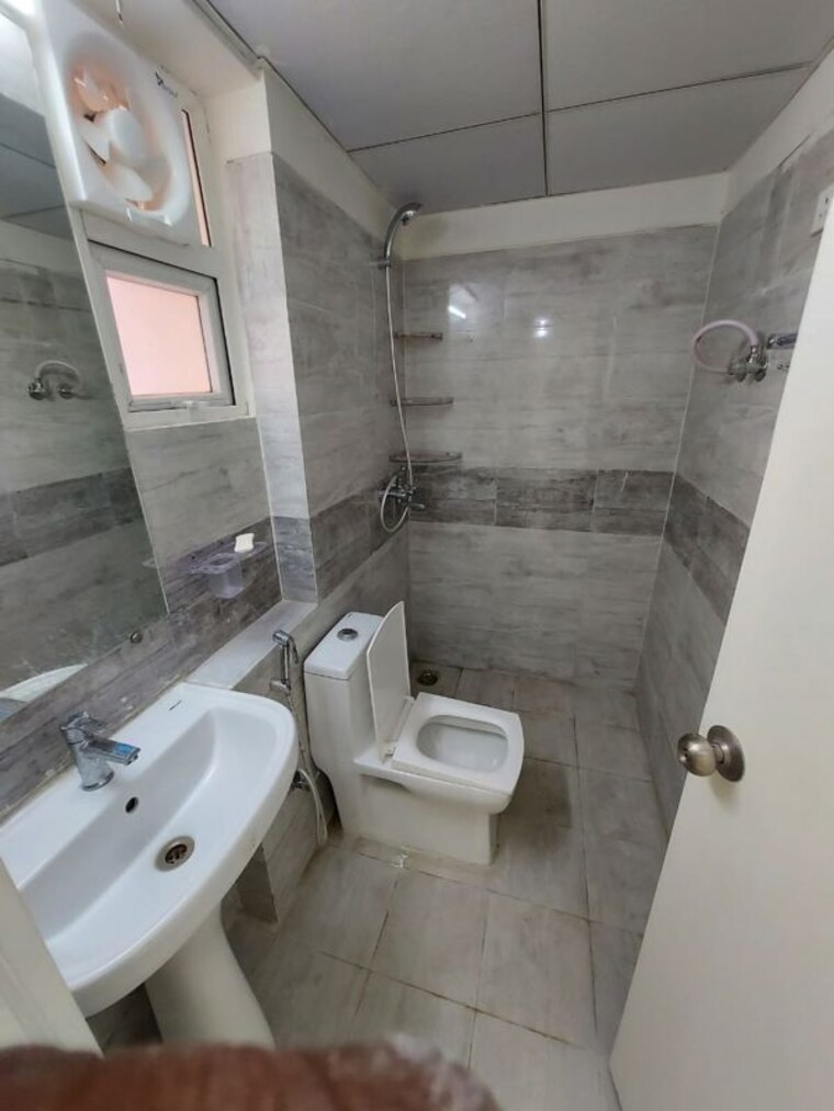 Bathroom, gaurs-siddhartham 3 Bedroom 1185 Sq.Ft. Apartment In Siddharth Vihar Ghaziabad 9836643