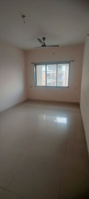 Room in 2 BHK Apartment at Haware Estate, Kasarvadavali – for Sale