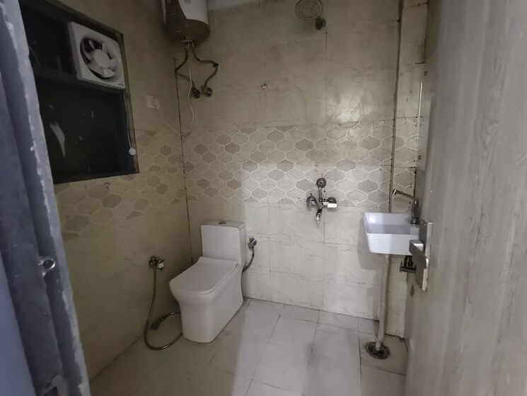 Bathroom, ansal-sushant-lok-i 1 Bedroom 540 Sq.Ft. Builder Floor In Sector 43 Gurgaon 9836690