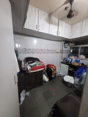 Parking in 1 RK Apartment at Satellite Garden, Goregaon East – for Rent