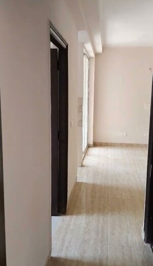 Building Lobby in 2.5 BHK Apartment at Amrapali Golf Homes, Sector 4 Greater Noida – for Sale